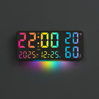 Horloge numérique LED RVB colorée Reida avec affichage de la température, de l'humidité, de la date et du jour pour la maison et le bureau