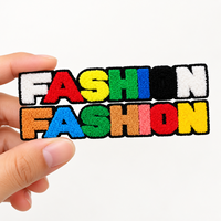 Patchs personnalisés en chenille en gros, lettres arc-en-ciel, badges, patchs brodés en feutre pour vestes universitaires, sweats à capuche et sacs