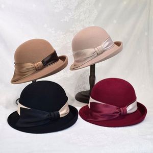 Béret Derby 100% Feutre de Laine pour Femme, Nouvelle Collection, Haute Qualité, Tissu Satiné Tendance avec Bordure Délicate, Idéal pour les Occasions Décontractées, les Fêtes, les Activités de Plein Air et les Voyages - Product Image 1