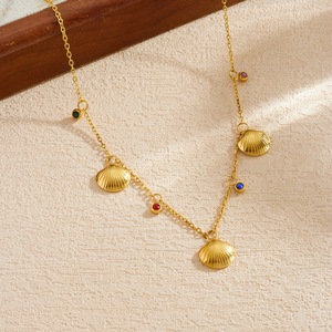 Shell Necklace Gold Plated Stainless Steel Ocean Theme Clavicle Chain Daily Wear Gift Jewelry - Product Image 3