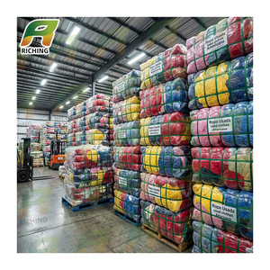 Vêtements d'occasion en gros pour hommes, femmes et enfants, friperie premier choix, vêtements usagés en conteneur des États-Unis - Product Image 1