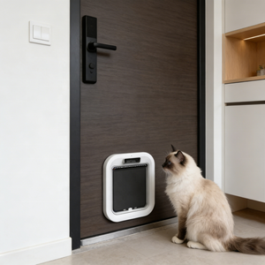 USMILEPET プラスチック製自動ペットドア スマートペットドア（カメラ付き）、自動ロックペットフラップ（猫・犬用）、ペットゲート（ドア用ペット出入り口） - Product Image 4