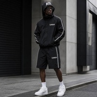 Ensemble de survêtement pour homme personnalisé, léger, en nylon, coupe-vent, pour sports de plein air, avec veste zippée à capuche et short, à bandes réfléchissantes