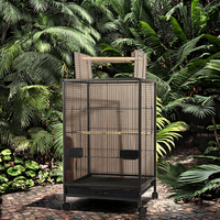 Fabricant Vente en gros Cage d'élevage d'oiseaux pliable Conception simple en fer Boîte de plateau en plastique de toit de lucarne interactive pour animal de compagnie