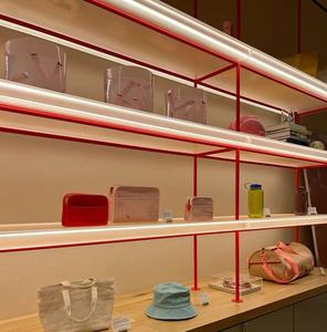 Diseño de Tienda de Regalos, Muebles para Tienda de Estilo de Vida, Muebles para Tienda de Recuerdos, Exhibidores de Techo con LED - Product Image 2