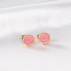 Pendientes de Acero Inoxidable con Baño de Oro PVD y Esmalte, Joyería Personalizada, Bajo MOQ, Precio Económico, Pendientes de Botón Bonitos para Niños - Product Image 5