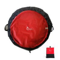 Meilleur tapis de changement de combinaison de plongée portable à monter sur véhicule et sac de rangement suspendu pour la plongée, la natation, le surf et le triathlon (tissu Oxford 600D)