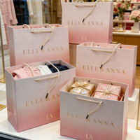 Sacs en papier de luxe en gros avec logo doré personnalisé pour bijoux, soins de la peau, cosmétiques, emballage avec ruban et poignées, sacs en papier dégradé