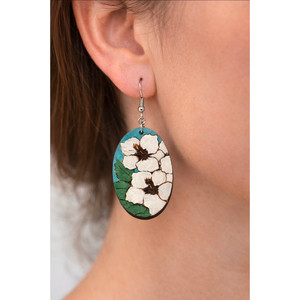ต่างหูลายดอกไม้เขตร้อนวาดด้วยมือ ต่างหูไม้สีเขียวอมฟ้ารูปดอกชบา - Product Image 3