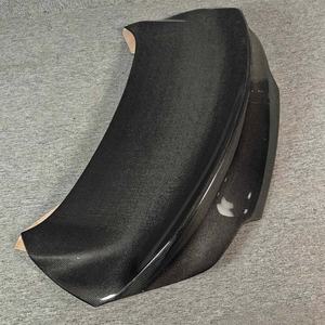 جناح خلفي من ألياف الكربون لصندوق السيارة لسيارة إنفينيتي G37 كوبيه بابين 2008-2013 - Product Image 5