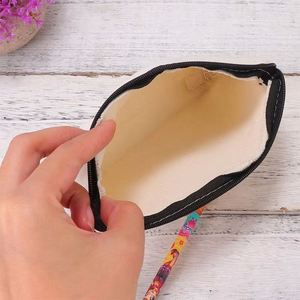 Pochette à monnaie en coton noir pas cher en gros, trousse de toilette de voyage personnalisée avec logo, sac à maquillage en toile pour femmes - Product Image 6