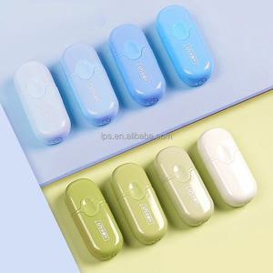 Ensemble de rubans correcteurs <span class=keywords><strong>d</strong></span>égradés Kawaii (lot de 4) - Rubans correcteurs <span class=keywords><strong>d</strong></span>égradés colorés et vibrants, mini format avec cartes blister - Product Image 3
