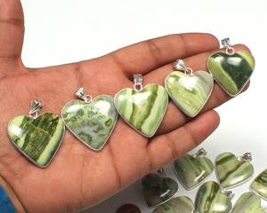 จี้รูปหัวใจคริสตัลทรงงูเงินแท้ชุบโรเดียมสำหรับผู้หญิง ขายส่ง แฟชั่นสวยงาม ประดับคริสตัลแบบฝังธรรมชาติ - Product Image 2