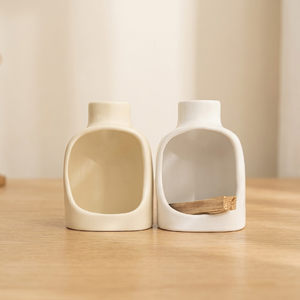 Brûleur d'encens artisanal en céramique pour bois sacré, avec cheminée et support pour bâtonnets de sauge, pour la décoration intérieure - Product Image 2