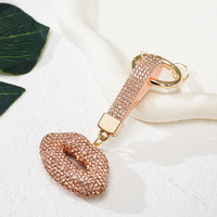 Porte-clés lèvres entièrement orné de strass, pendentif lèvres multicolore en diamant avec sangle en strass, porte-clés en forme de lèvres scintillant