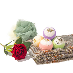 Bombes de bain colorées en forme de boule, 100% naturelles, vegan, biologiques, avec fleurs séchées, emballage personnalisé, vente en gros à bas prix - Product Image 2