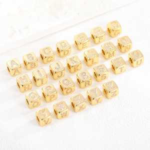 Collier pendentif dés en cuivre et zircon plaqué <span class=keywords><strong>or</strong></span> 18 carats, accessoires, cube, perle lettre anglaise 26 - Product Image 1