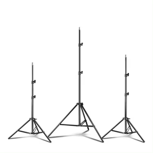 2.1m Alliage d'aluminium Léger Noir Support triangulaire <span class=keywords><strong>en</strong></span> métal pliable et évolutif Trépied pour la diffusion <span class=keywords><strong>en</strong></span> direct et la prise de vue - Product Image 4