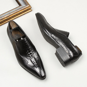 Bottes Martin en cuir de vachette à semelle épaisse, fermeture éclair latérale en cuir véritable, motifs sculptés à la main de style anglais - Product Image 3