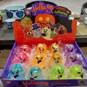 Venta al por mayor de fábrica: Caja misteriosa de Halloween con juguetes blandos personalizados de calabaza, globo ocular y purpurina para aliviar el estrés, a granel. - Product Image 5