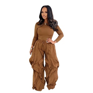 Completo da <span class=keywords><strong>Donna</strong></span> Europeo e Americano con Top Aderente e <span class=keywords><strong>Pantaloni</strong></span> a <span class=keywords><strong>Gamba</strong></span> <span class=keywords><strong>Larga</strong></span> con Cuciture in Pizzo e Volant Personalizzato per il Lavoro - Product Image 4