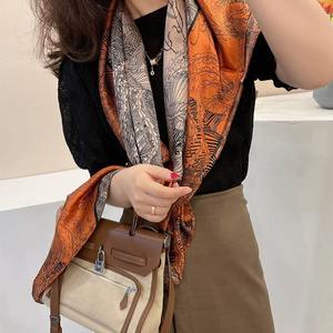 Écharpe en soie à motif de points carrés pour femmes AIMA - Toutes saisons Options de couleur et de taille personnalisées du logo - Product Image 1