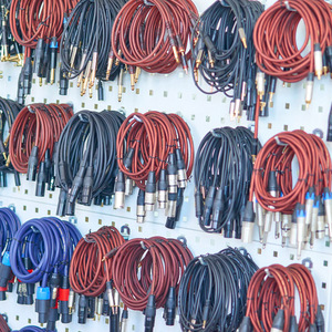 Câbles audio XLR mâle-femelle en cuivre sans oxygène, blindage tressé, gaine en PVC, pour microphone, 100 m, rouge - Product Image 1