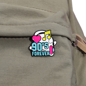 Épingles <span class=keywords><strong>en</strong></span> émail de style rétro des années 90 laissez-nous revenir broches de fête nostalgiques insigne de revers bijoux cadeaux pour les amis - Product Image 3