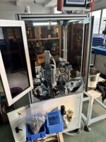 Machine d'assemblage de circuits imprimés automatique en acier à disposition flexible avec commande PLC et garantie d'un an