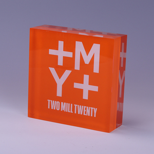 Custom chiaro acrilico segno di blocco cubo moderno rotante espositore staccabile per il nome della vostra azienda o Logo del marchio - Product Image 2