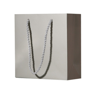 Mini Bolsas de Papel para Empaque de Joyería 14x15x7cm Beige y Gris Niebla Rectangulares para Punto de Venta - Product Image 5