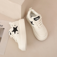 Chaussures à fond épais Star Plate New Hundred Fashion Casual Padded Super Fire Cheap Price Four Seasons Confortable Casual Sneakers