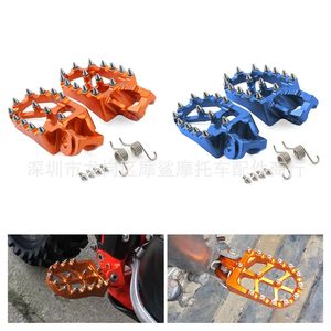 Pedales Antideslizantes CNC con Púas para Motocicleta, Color Naranja y Azul, para Modificación de KTM SX125 250 SXF XCF - Product Image 1