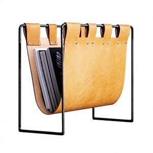 Porte-revues et porte-journaux en métal noir thermolaqué et cuir, style moderne de luxe, en laiton Amson, pour bureau et usage scolaire - Product Image 1