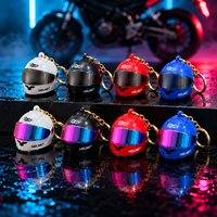 Porte-clés casque de moto lumineux pour clés de vélo, mini-casque LED avec visière relevable, cadeau pour motards