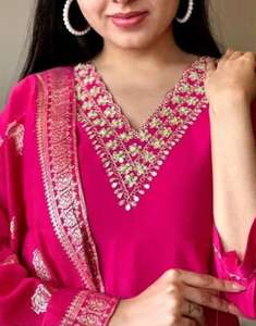 Ensemble ethnique fantaisie Kurta en coton avec dupatta tissu flammé rayonne manches trois-quarts Style indien Salwar prix de gros - Product Image 1