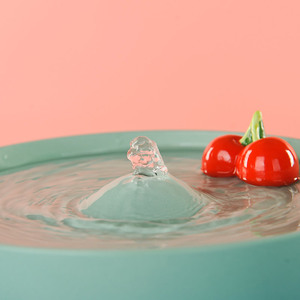 Fontaine à eau pour animaux de compagnie en céramique avec design cerise, distributeur automatique de nourriture pour chat, utilisation en extérieur, détachable, alimenté électriquement - Product Image 3