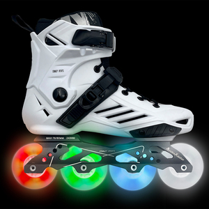 <span class=keywords><strong>Patines</strong></span> en Línea Profesionales <span class=keywords><strong>Baratos</strong></span> con <span class=keywords><strong>Ruedas</strong></span> de Patinaje de Alta Velocidad ABEC7, Carcasa Rígida de <span class=keywords><strong>4</strong></span> <span class=keywords><strong>Ruedas</strong></span>, Color Negro y Blanco, para Adultos y Jóvenes, Luminosos, para Slalom - Product Image 3