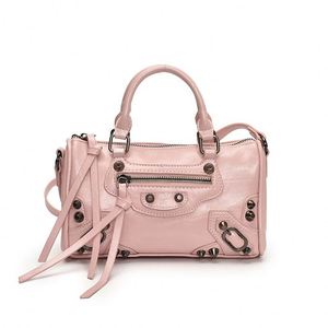 Bolso de hombro geométrico portátil de cuero PU estilo Y2K, diseño vintage neutro con cremallera incrustada, remaches decorativos y borlas - Product Image 2