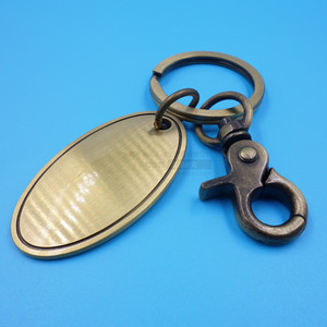 Porte-clés personnalisé en cuivre 65 mm avec double anneau en cuir PU, accessoire pour clés de voiture - Product Image 4