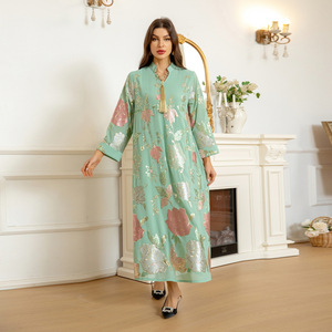 Set Kaftan Musulmano Multicolore con Paillettes Floreali 2025 per Donne Abbigliamento Islamico Tradizionale con Dettagli a Nappine - Product Image 4