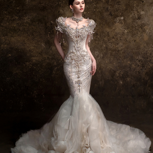 LSHT136 Vestido de Novia Largo y Elegante con Cuello Alto y Borlas, Estilo Sirena, con Encaje Floral y Bordado de Cristales para Fiesta - Product Image 1