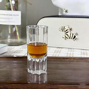 Verre à shot en cristal cannelé <span class=keywords><strong>de</strong></span> 10 ml, style américain, transparent et durable, idéal pour les bars, restaurants et dégustations - Product Image 5