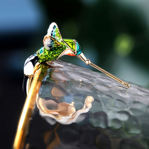Orecchini Creativi a Forma di Colibrì per Donne, Design Animale Carino, Gioielli Colorati per Uso Quotidiano - Product Image 2