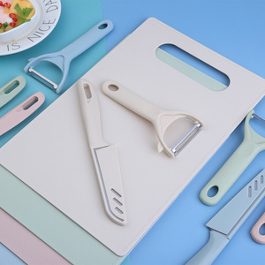 Tabla de Cortar de Plástico PP de Bajo MOQ y Mejor Precio, Tabla para Cortar Verduras y Carne para Cocina - Product Image 1