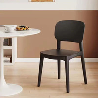 Chaises de salle à manger en plastique modernes et durables, empilables, pour hôtels et appartements, légères et faciles à nettoyer, prix de gros