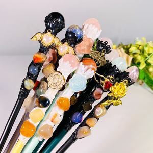 Vente en gros de baguette magique en cristal, pierre de guérison pour la décoration de la maison - Product Image 1