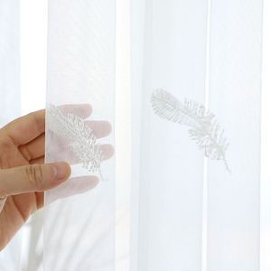 Rideaux Transparents Blancs Personnalisés avec Broderie Plumes et Œillets pour Salon - Product Image 4