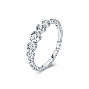 Bague en argent S925 avec diamants, sertissage clos, taille brillant rond, classique, pour femme - Product Image 1
