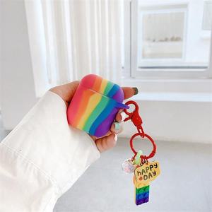 LLavero de silicona con diseño de arcoíris para auriculares, funda de alta calidad para <span class=keywords><strong>Airpods</strong></span> 1 <span class=keywords><strong>2</strong></span> <span class=keywords><strong>pro</strong></span> - Product Image 3